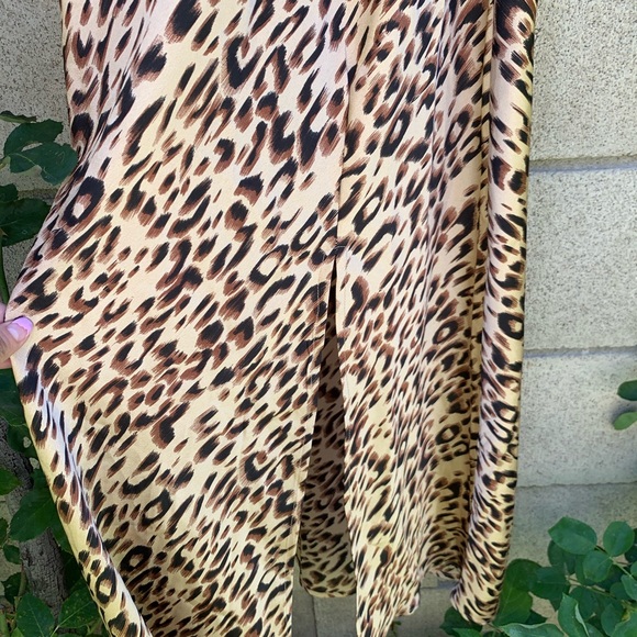 Satin Cheetah midi Dress - Picture 3 of 5